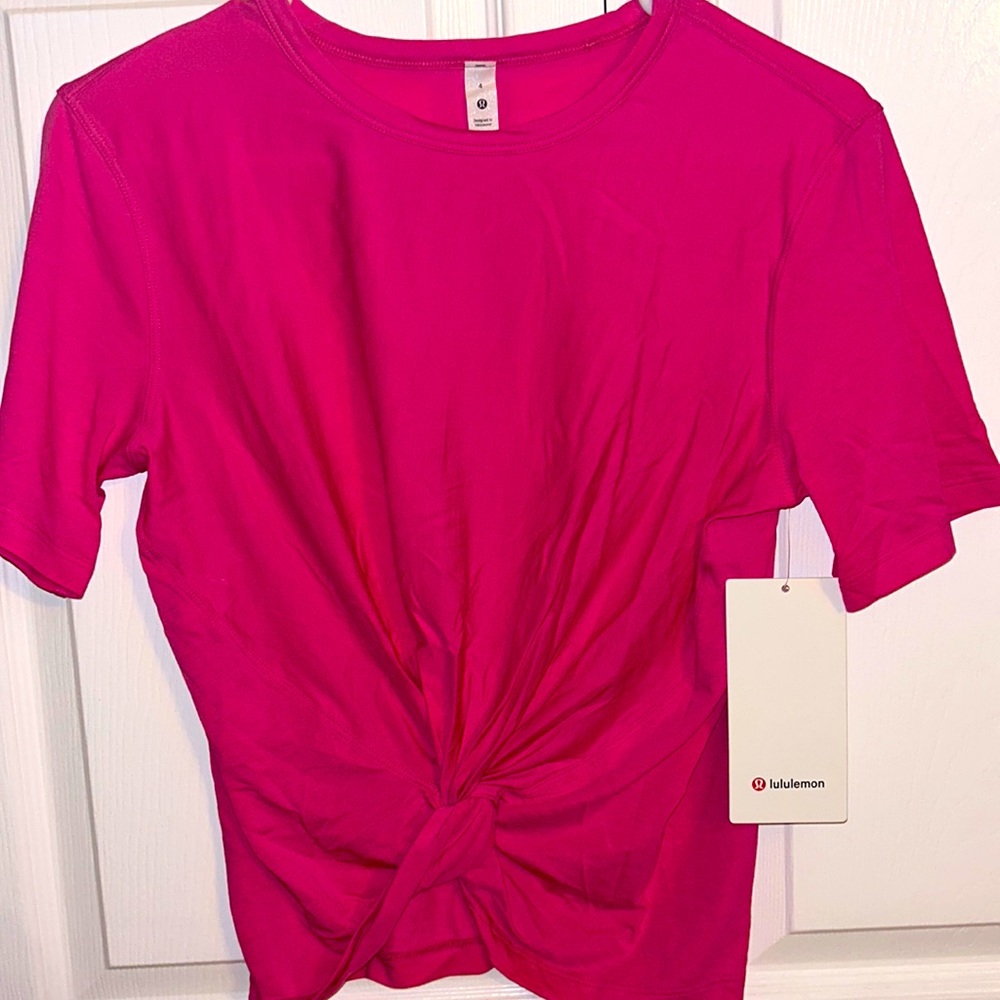 Lululemon Crescent Tee